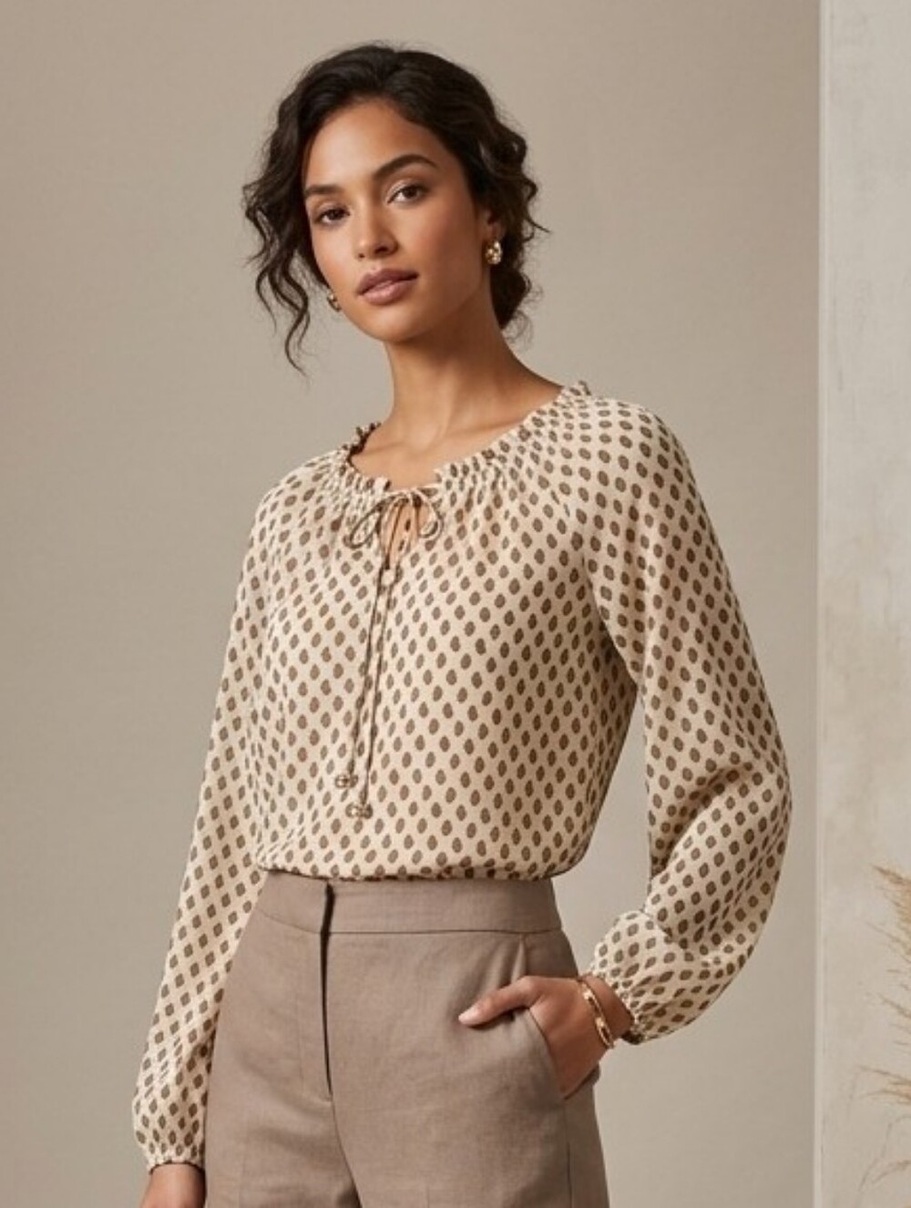 Rose & Olive Cream Paisley Peasant Blouse Top Small Boho Long Sleeve Tie Neck